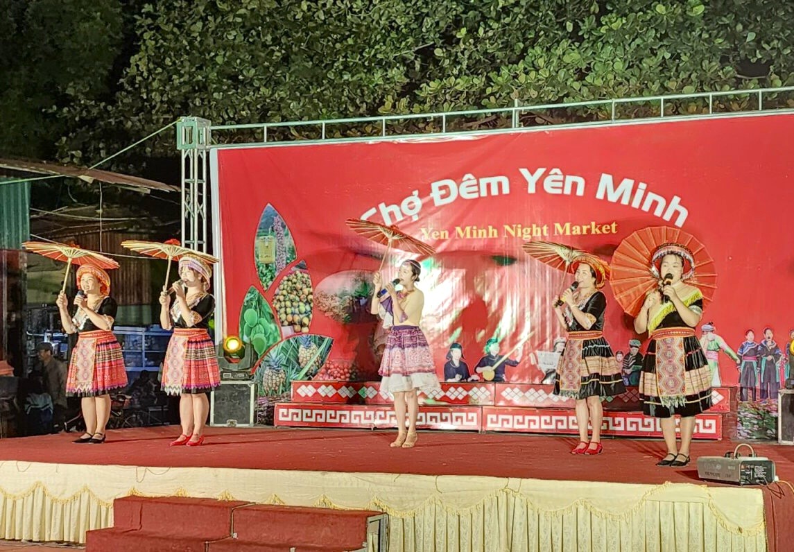 Yên Minh tổ chức chợ đêm dịp Lễ hội hoa Tam giác mạch lần thứ IX
